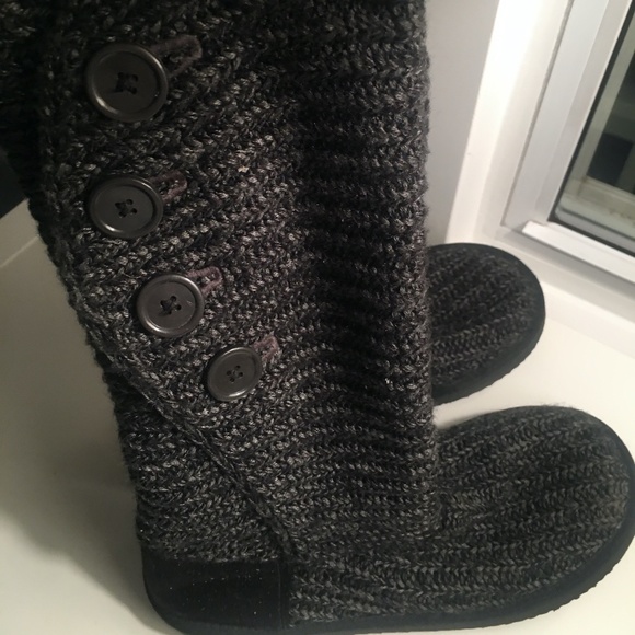 old navy sweater boots, great with leggings. - Picture 1 of 5